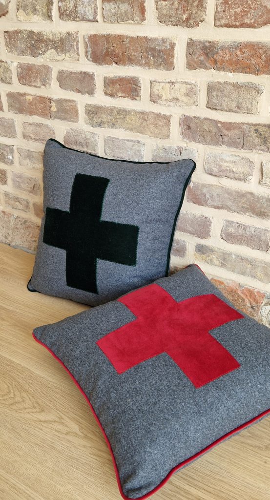 Coussin Croix - rouge et vert